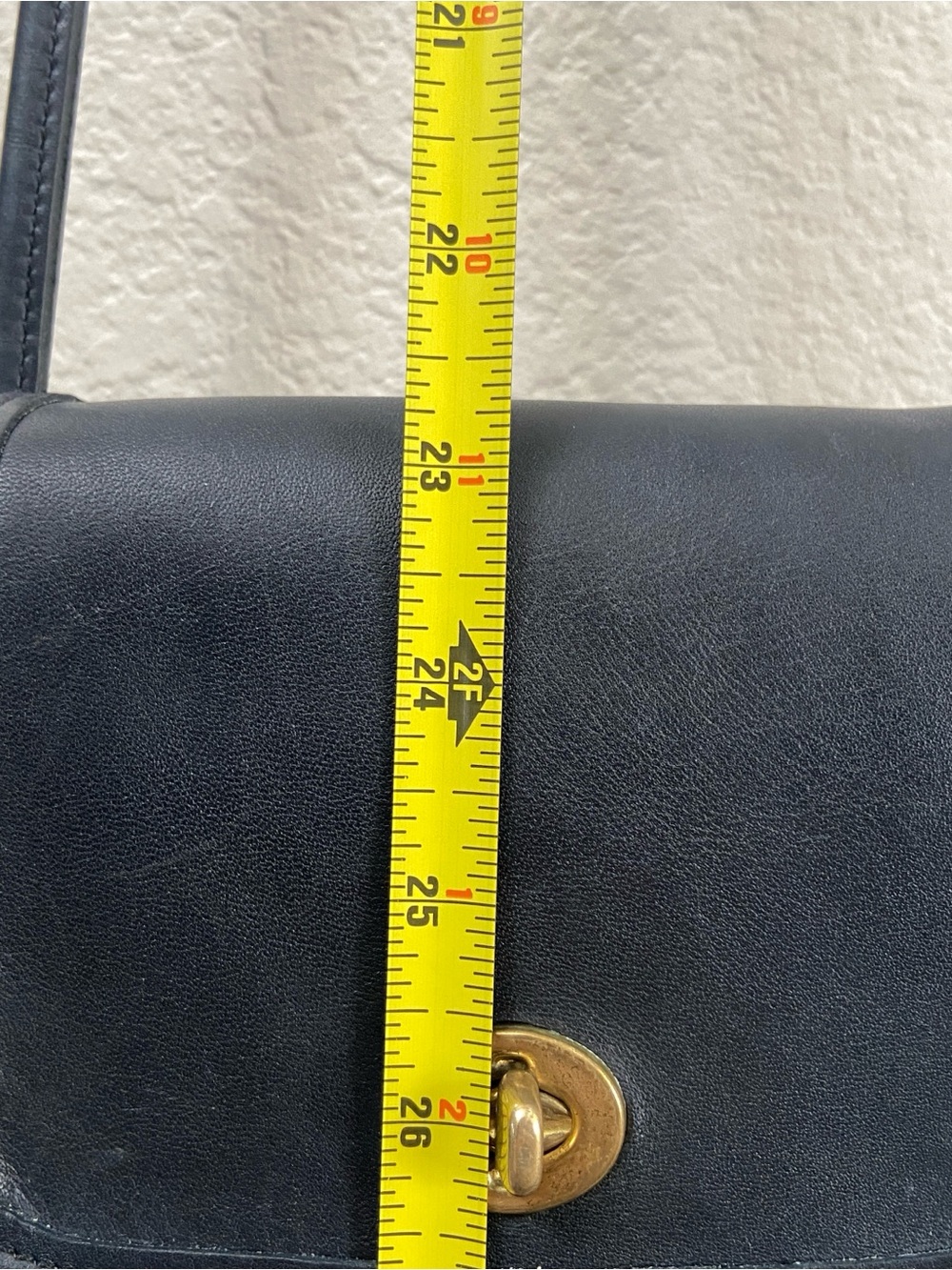 Coach Vintage 90s Black Leather Brass Turn-lock ‘Scooter’ Bag - Picture 12 of 13